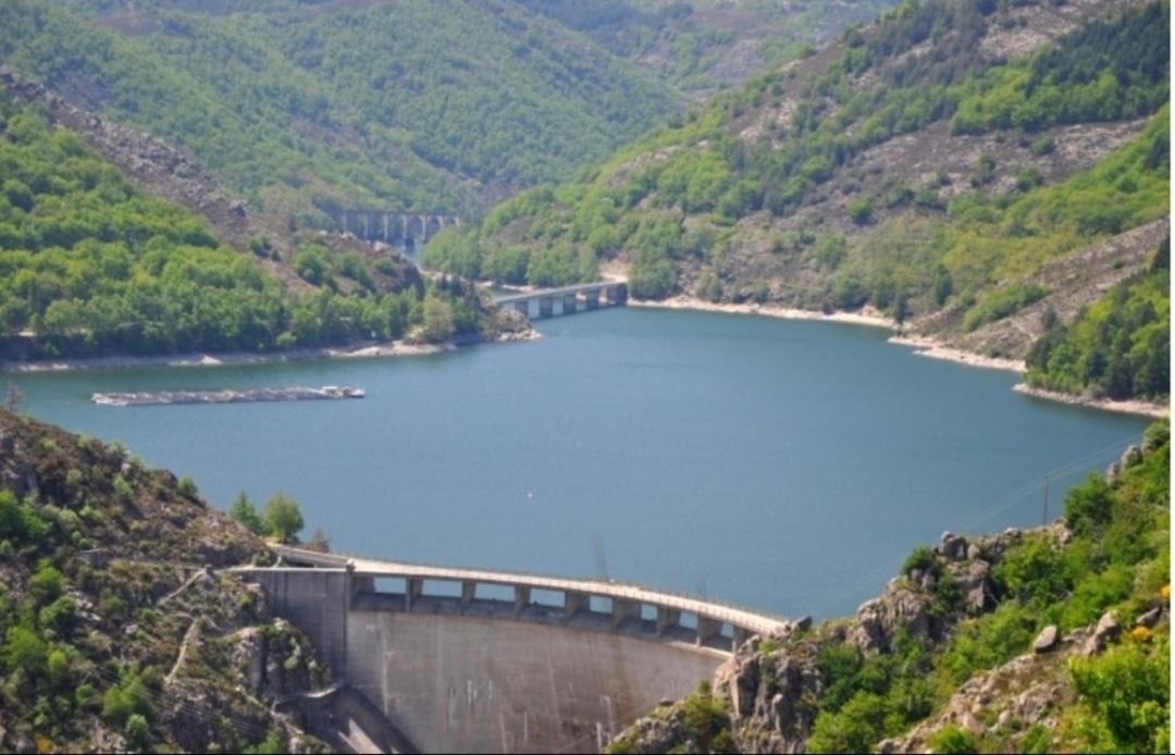 Sur Les Rochers Du Lac & Location-Rando En Vtt Villefort  Kültér fotó